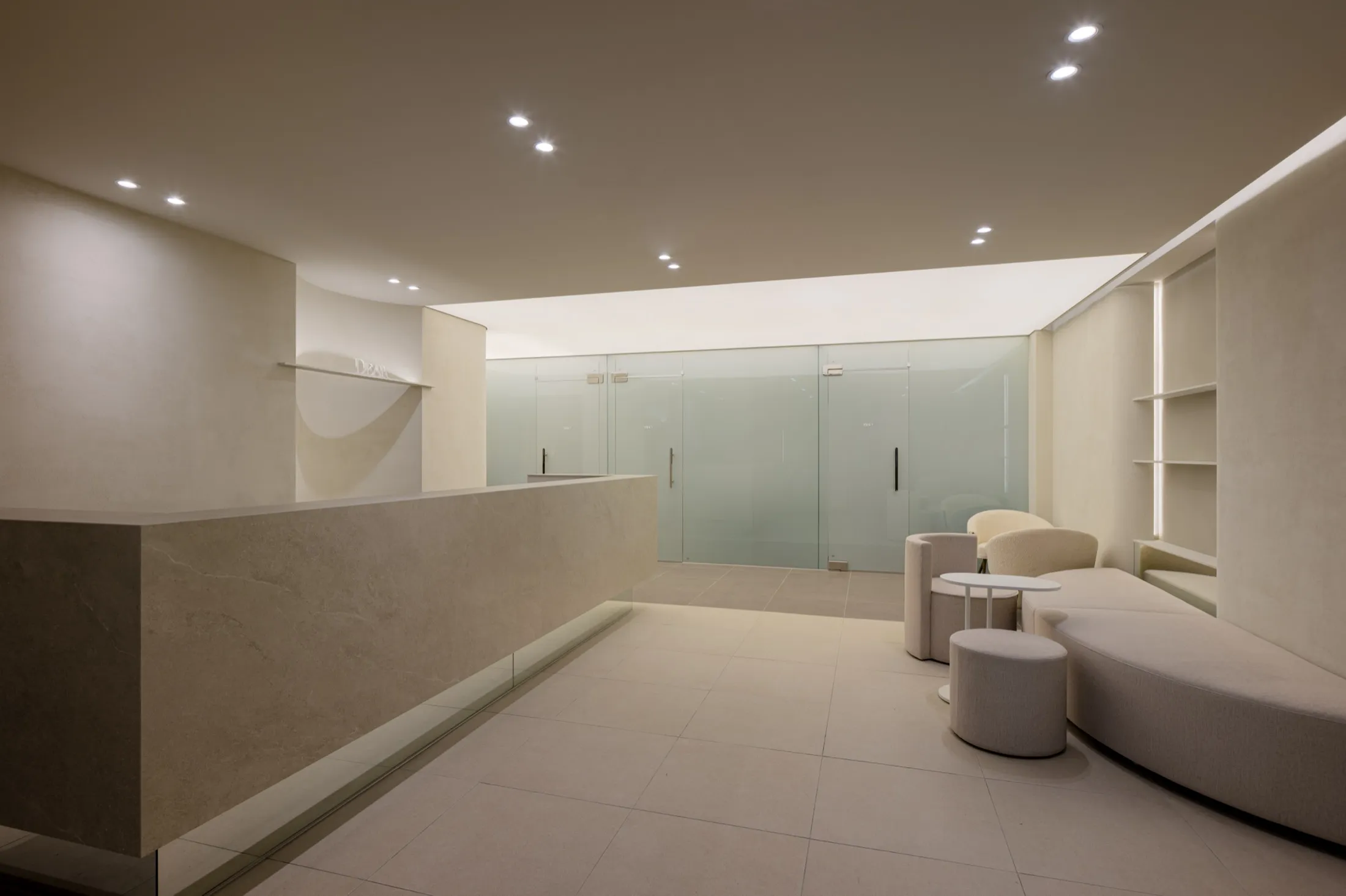 Dear Clinic Cheongdam — reception